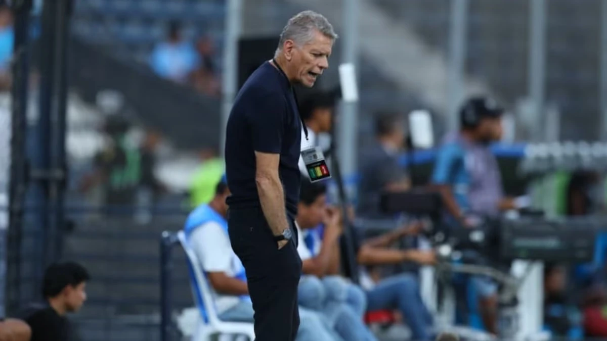 Autuori sigue firme en Sporting Cristal pese a rumores